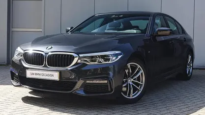 Grijs Gebruikt 2020 BMW 520 Executive Sedan | € 31.450 (Eerlijke prijs)