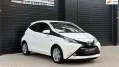 Gebruikt 2015 Toyota Aygo X-play Hatchback | € 8.399 (Eerlijke prijs)