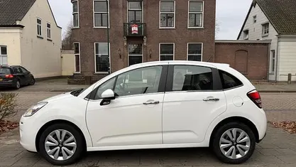 Wit Gebruikt 2015 Citroën C3 PureTech Hatchback | € 7.495 (Eerlijke prijs)