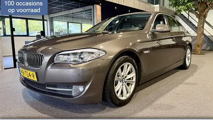 Bruin Gebruikt 2013 BMW 520 Executive Sedan | € 11.990 (Eerlijke prijs)