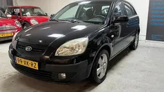Zwart Gebruikt 2007 Kia Rio Hatchback | € 1.749 (Eerlijke prijs)
