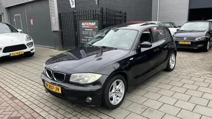 Zwart Gebruikt 2006 BMW 116 Sport Line Hatchback | € 2.999 (Eerlijke prijs)