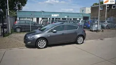 Grijs Gebruikt 2010 Opel Astra Cosmo Hatchback | € 5.450 (Eerlijke prijs)