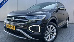 Zwart Gebruikt 2024 VW T-Roc Edition SUV | € 35.950 (Eerlijke prijs)