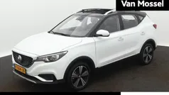 Wit Gebruikt 2020 MG ZS Luxury Sedan | € 15.495 (Eerlijke prijs)