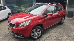 Rood Gebruikt 2018 Peugeot 2008 SUV | € 12.450 (Eerlijke prijs)