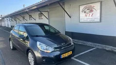 Grijs Gebruikt 2014 Kia Rio Comfort Hatchback | € 6.599 (Eerlijke prijs)