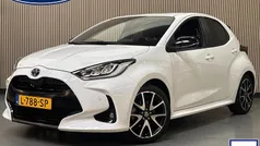 Wit Gebruikt 2021 Toyota Yaris Hybrid Executive Hatchback | € 23.900 (Eerlijke prijs)