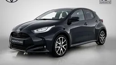 Zwart Gebruikt 2022 Toyota Yaris Hybrid Limited Hatchback | € 21.445 (Eerlijke prijs)