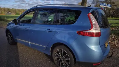 Occasion Renault Grand Scénic III Privilege 116 PK (85 kW) 2013 Blauw MPV