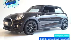 Zwart Gebruikt 2019 Mini Cooper Chili Hatchback | € 16.445 (Eerlijke prijs)
