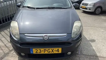 Blauw Gebruikt 2011 Fiat Punto Evo Dynamic Hatchback | € 1.800 (Eerlijke prijs)