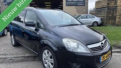 Zwart Gebruikt 2011 Opel Zafira Cosmo MPV | € 4.650 (Goede deal)