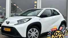 Gebruikt 2024 Toyota Aygo Play Hatchback | € 17.750 (Eerlijke prijs)