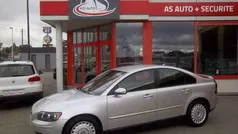 Zilver Occasion 2004 Volvo S40 Momentum Sedan | € 3.490 (Eerlijke prijs)