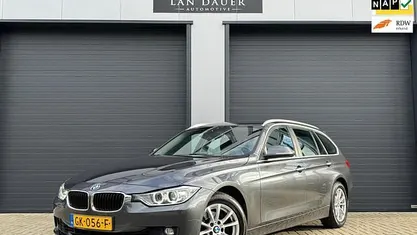Grijs Occasion 2015 BMW 320 Executive Stationwagen | € 11.785 (Eerlijke prijs)