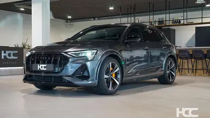 Grijs Gebruikt 2022 Audi e-tron Sport SUV | € 49.950 (Eerlijke prijs)
