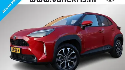 Nieuw Toyota Yaris Cross Comfort 131 PK (96 kW) 2025 Rood SUV
