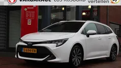 Wit Gebruikt 2023 Toyota Corolla Plus Stationwagen | € 24.785 (Goede deal)