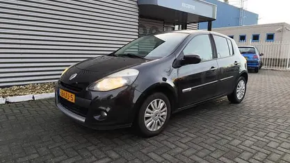 Occasion 2010 Renault Clio II Collection Hatchback | € 2.499 (Eerlijke prijs)