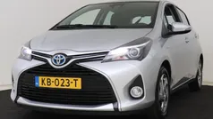 Grijs Gebruikt 2016 Toyota Yaris Hybrid Trend Hatchback | € 14.950 (Eerlijke prijs)