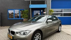 Grijs Gebruikt 2016 BMW 320 Executive Sedan | € 14.945 (Eerlijke prijs)