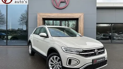 Suv Gebruikt 2024 VW T-Roc Style SUV | € 33.445 (Eerlijke prijs)