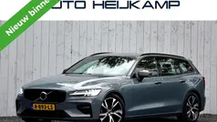 Grijs, metallic lak Gebruikt 2022 Volvo V60 R-Design Stationwagen | € 27.950 (Eerlijke prijs)
