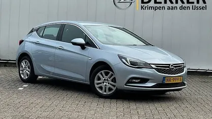 Grijs Occasion 2017 Opel Astra Edition Hatchback | € 10.950 (Eerlijke prijs)