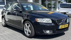 Zwart, metallic lak Gebruikt 2012 Volvo V50 Stationwagen | € 2.950 (Eerlijke prijs)