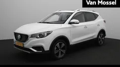 Wit Gebruikt 2021 MG ZS Luxury Sedan | € 13.930 (Super prijs)