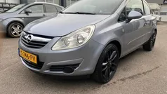 Grijs, metallic lak Gebruikt 2007 Opel Corsa Essentia Hatchback | € 3.250 (Eerlijke prijs)