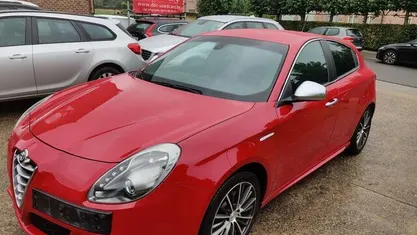 Occasion Alfa Romeo Giulietta Exclusive 2015 Rood Hatchback