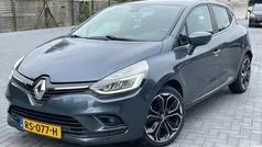 Grijs Gebruikt 2017 Renault Clio IV Intens Hatchback | € 9.895 (Eerlijke prijs)