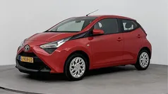 Rood Gebruikt 2021 Toyota Aygo X-play Hatchback | € 14.945 (Eerlijke prijs)