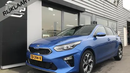 Blauw Gebruikt 2018 Kia Ceed Hatchback | € 17.350 (Eerlijke prijs)