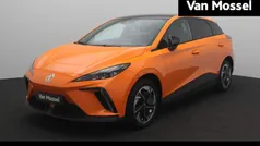 Oranje Gebruikt 2023 MG MG4 EV Luxury Hatchback | € 24.295 (Eerlijke prijs)