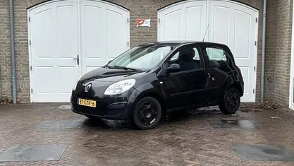 Zwart Gebruikt 2008 Renault Twingo Authentique Hatchback | € 2.250 (Eerlijke prijs)