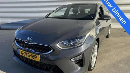 Grijs Gebruikt 2019 Kia Ceed Hatchback | € 12.950 (Super prijs)