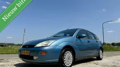 Blauw Gebruikt 2001 Ford Focus Hatchback | € 1.250 (Eerlijke prijs)