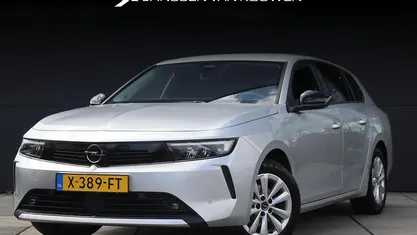 Grijs Gebruikt 2023 Opel Astra Stationwagen | € 21.445 (Eerlijke prijs)