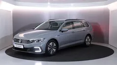 Gebruikt 2022 VW Passat Business Sedan | € 26.449 (Eerlijke prijs)