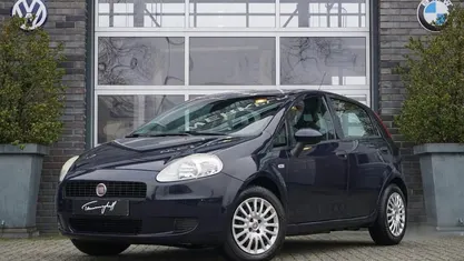 Blauw Gebruikt 2011 Fiat Punto Hatchback | € 1.999 (Goede deal)