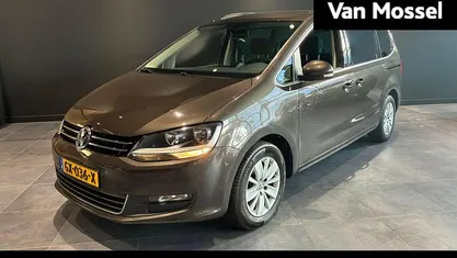 Bruin Occasion 2014 VW Sharan Highline MPV | € 17.995 (Eerlijke prijs)