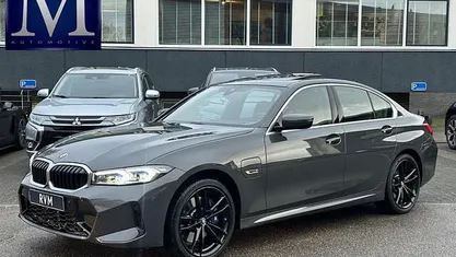 Gebruikt 2023 BMW 330 Executive Sedan | € 41.877 (Eerlijke prijs)