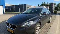 Zwart Gebruikt 2013 Volvo V40 Summum Stationwagen | € 5.500 (Eerlijke prijs)
