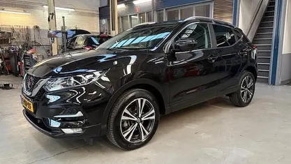 Zwart Occasion 2021 Nissan Qashqai N-Connecta SUV | € 20.250 (Eerlijke prijs)