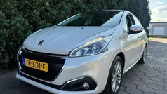 Wit Gebruikt 2018 Peugeot 208 Allure Hatchback | € 9.500 (Eerlijke prijs)