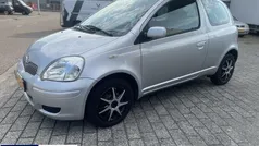 Grijs Gebruikt 2003 Toyota Yaris Sol Hatchback | € 1.650 (Eerlijke prijs)