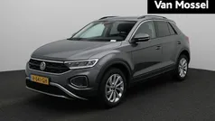 Gebruikt 2022 VW T-Roc Life SUV | € 21.945 (Eerlijke prijs)